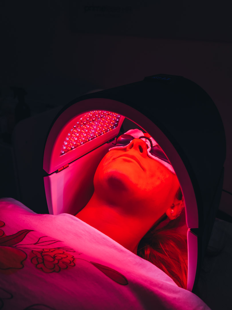 Lampa led Lightstim cu lumina rosie de la Hydrafacial pentru calmarea tenului