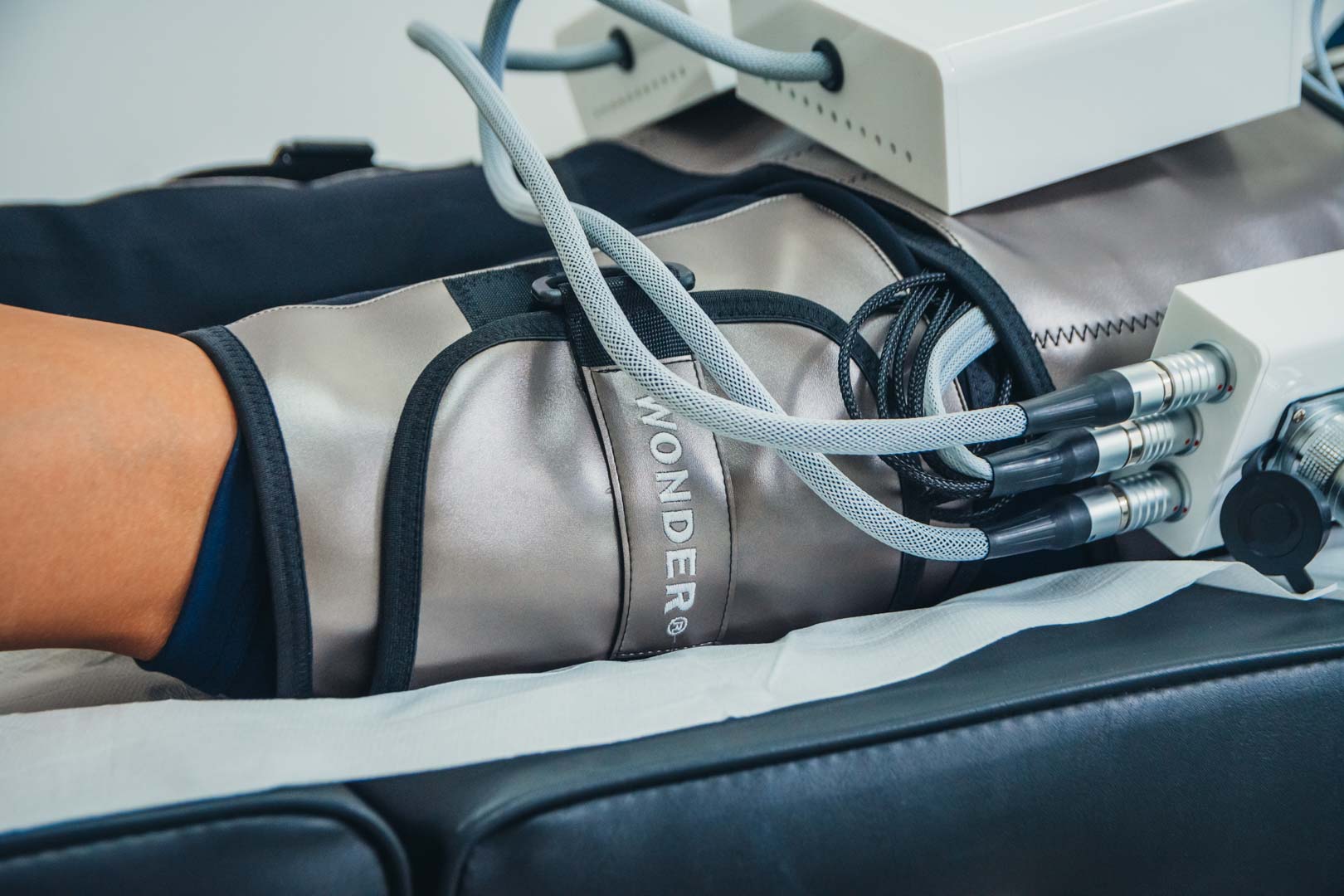 sedinta de tonifiere musculara prin electrostimulare cu wonder prestige la episculpt beauty