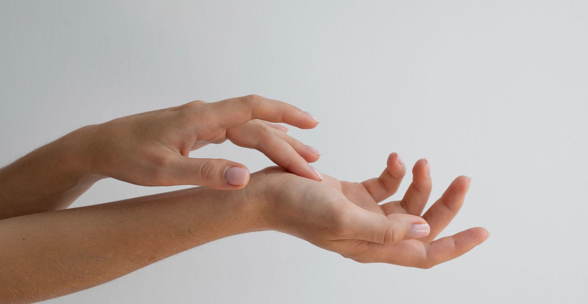 reintinrerirea pielii mainilor