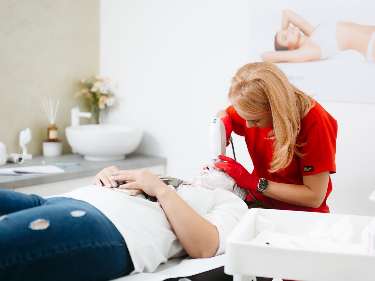 tratament de rejuvenare prin radiofrecventa fractionata